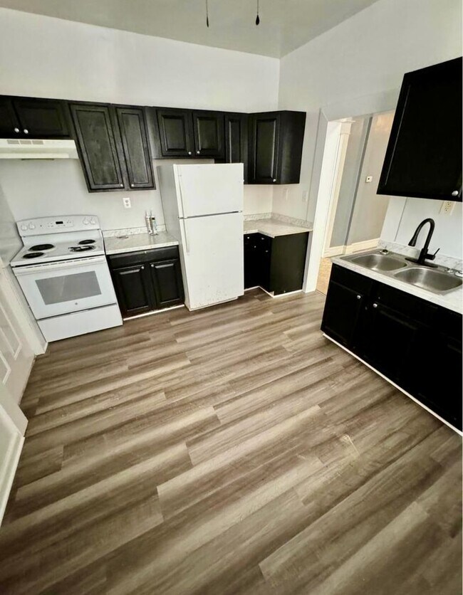 Building Photo - 2603 2nd Ave