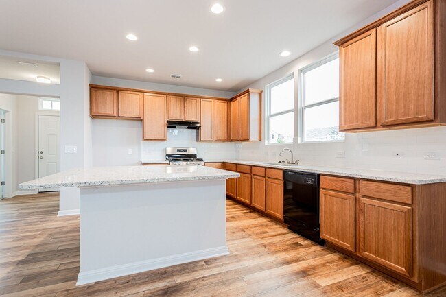 Building Photo - Bright & Airy 3 Bedroom, 2.5 Bathroom Home – Two Stories of Comfort