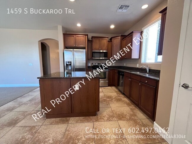Building Photo - 1459 S Buckaroo Trail