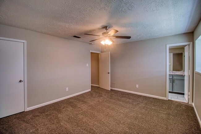 Building Photo - 6393 S Briar Bayou Dr