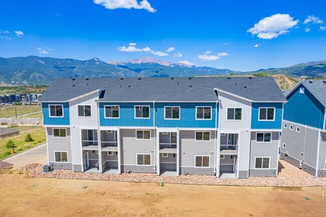 Building Photo - Luxury 4 Bed Townhouse with Amazing City and Mt Views on Westside