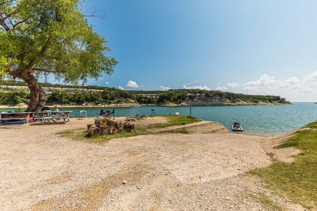 Building Photo - 113 County Rd 1604