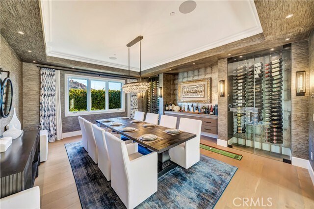 Building Photo - 2037 Delphine Ln