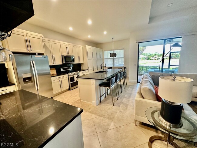 Building Photo - 12454 Kentwood Ave