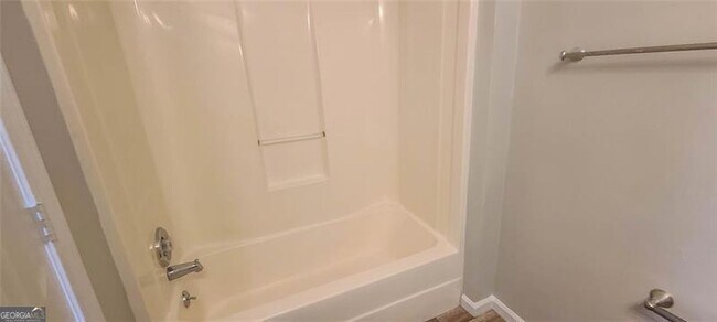 Building Photo - 2120 Fairways Ct