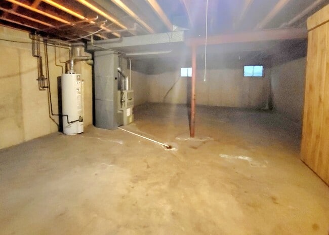 Building Photo - 712 Concord Ln