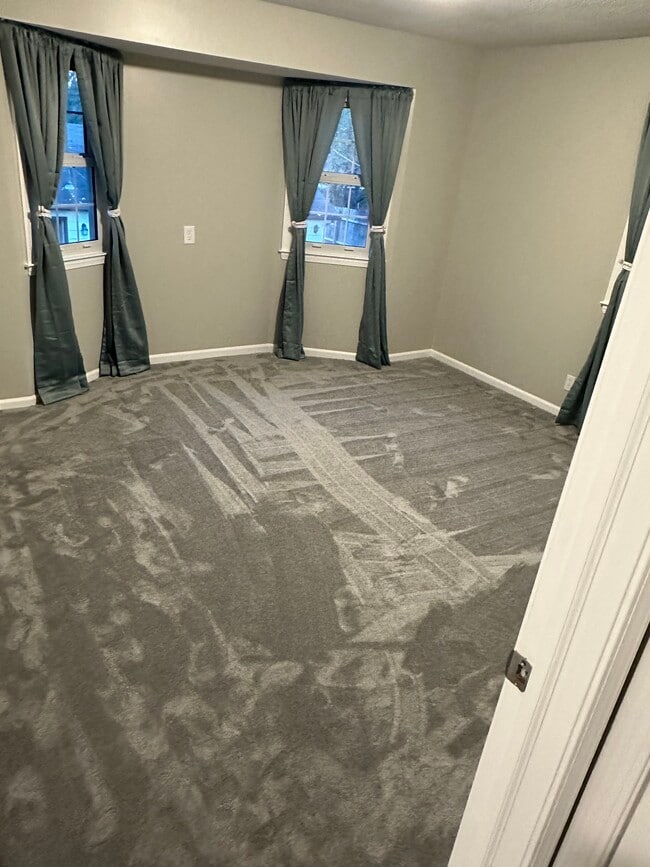 Building Photo - 203 20th Ave N