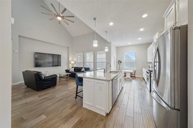 Building Photo - 11103 Bluewater Lagoon Cir