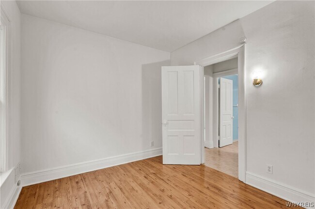 Building Photo - 238 Saranac Ave