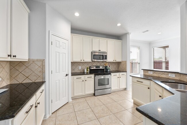 Building Photo - 1946 Hawthorne Brook Ln