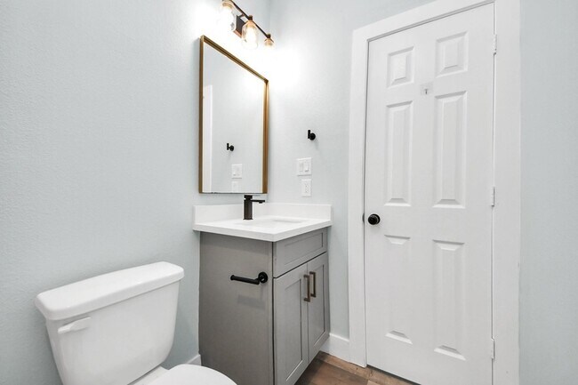 Building Photo - 7502 Sandle St