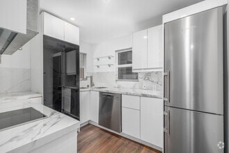 Interior Photo - 3004 Kelton Ave