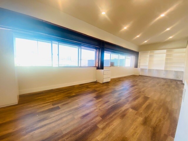 Building Photo - 5432 W Washington Blvd