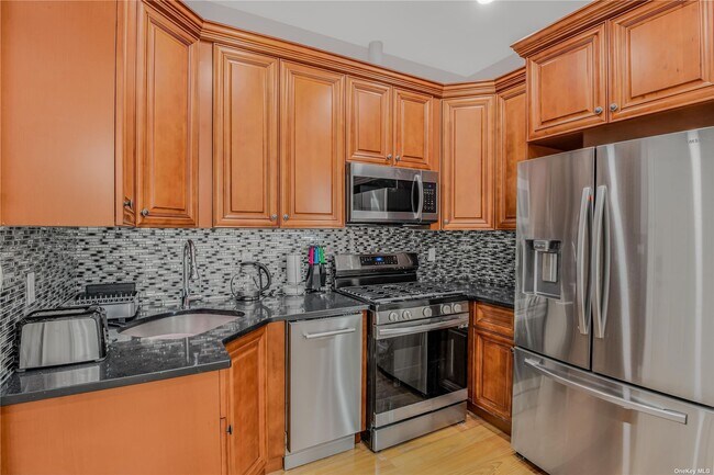 Building Photo - 43-47 44th St