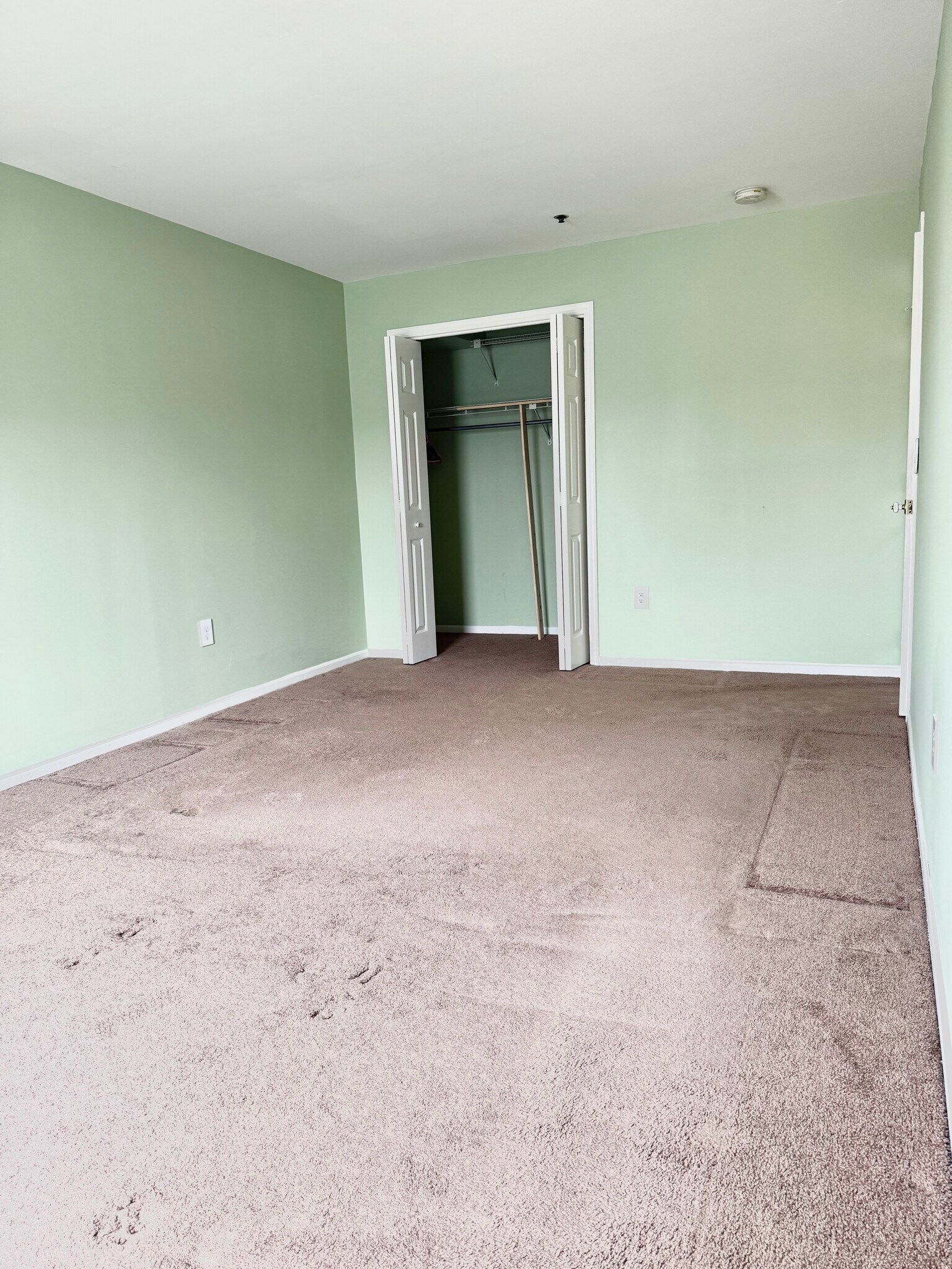Building Photo - 140 Highland Ave