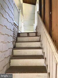 Building Photo - 622 W Bridge St