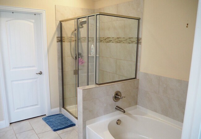 Building Photo - 3 Bed - 2.5 Bath Townhome in Flower Mound ...