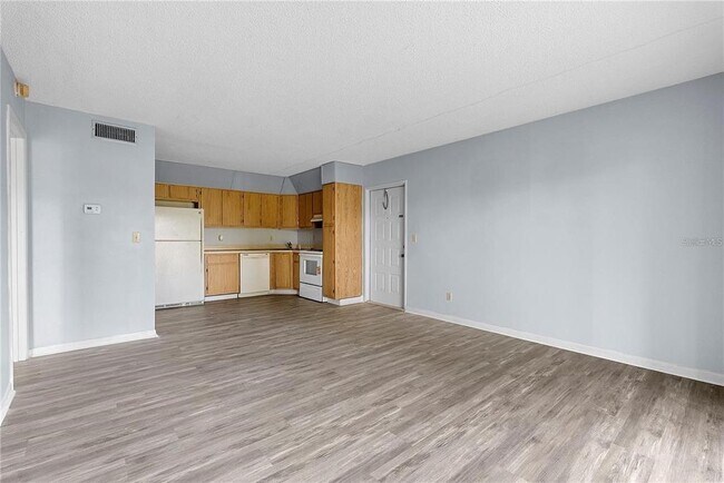 Building Photo - 8203 Sun Spring Cir