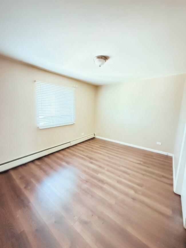 Building Photo - 2 bedroom in the heart of Denver! 1 month ...