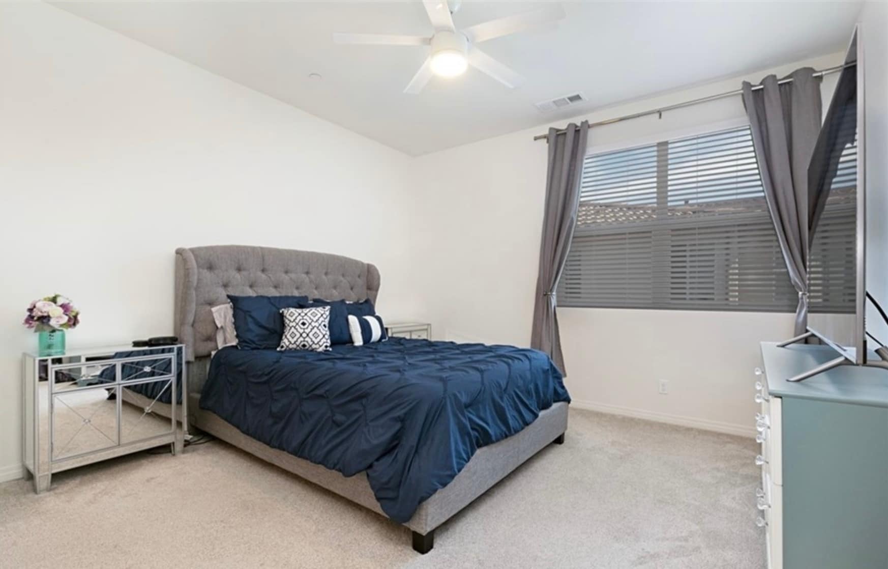 Building Photo - 931 E Drapery Ln