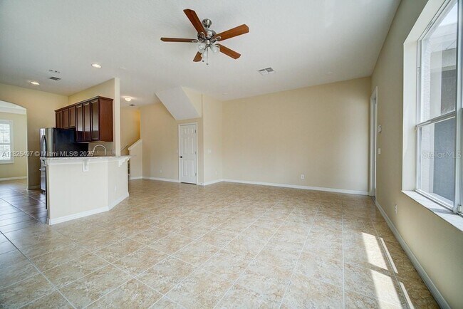 Building Photo - 604 Rogue Dr