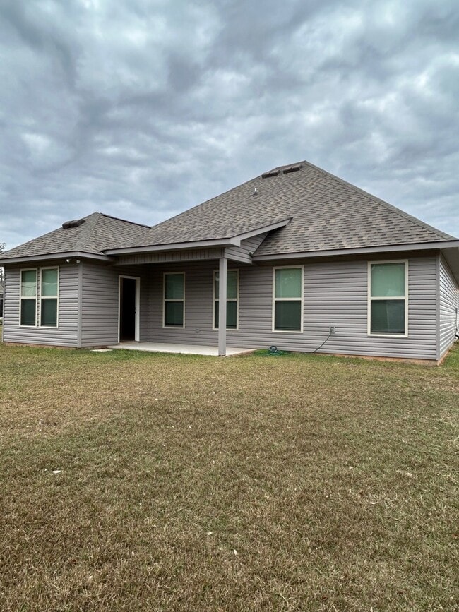 Building Photo - 42176 Cat Tail Rd