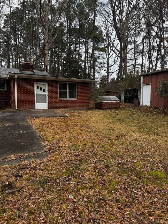 Building Photo - 215 Clark Rd