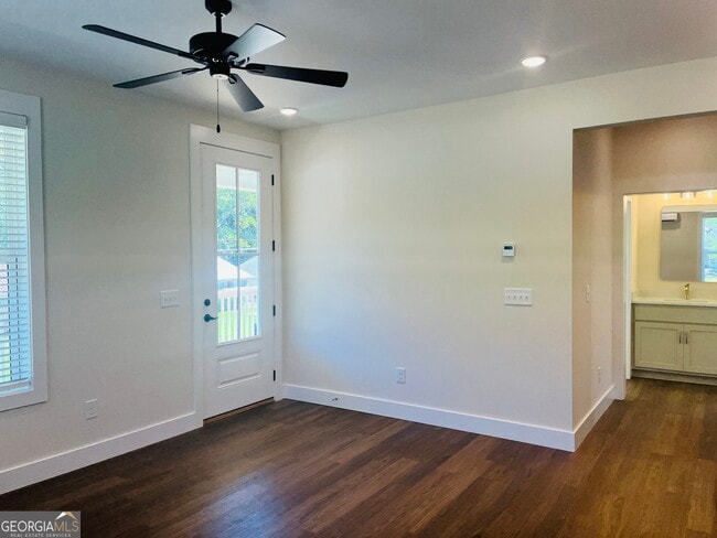 Building Photo - 105 Gardenia Ln