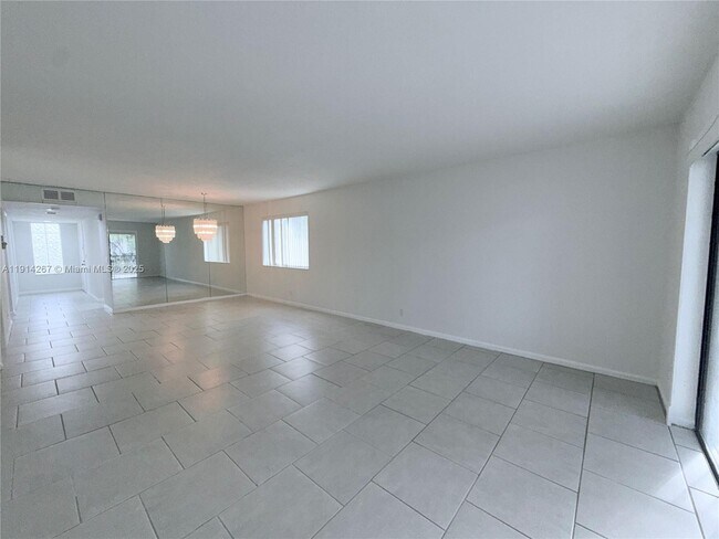 Building Photo - 16521 Blatt Blvd