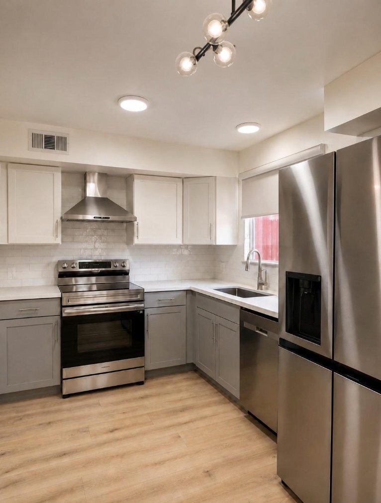 Building Photo - 9511 Bollingbrook Dr
