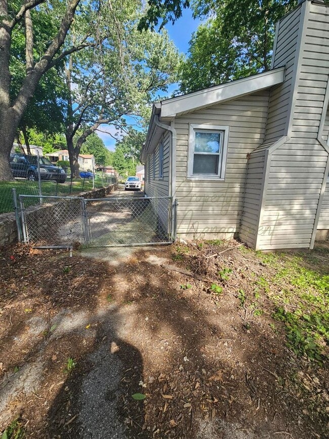 Building Photo - READY TO CALL HOME!!!