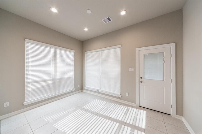 Building Photo - 3003 Hazel Pointe Trail