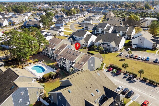 Building Photo - 1st Floor Seasonal Rental Available Octobe...