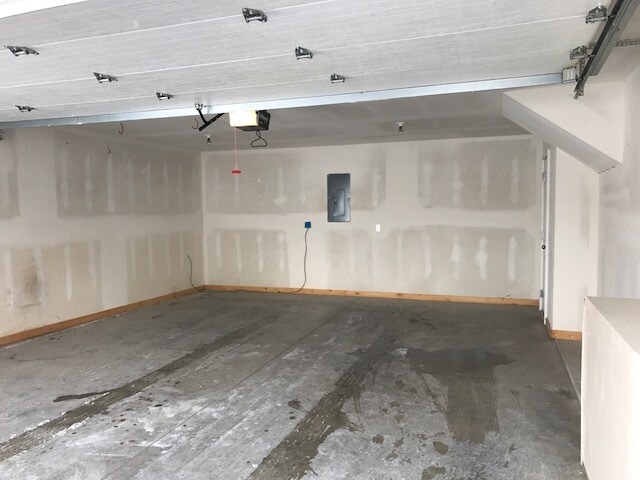 Building Photo - 3130 SW Arlan Ln