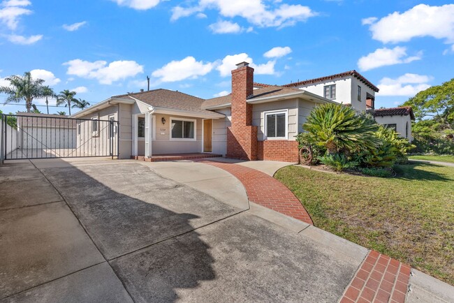 Primary Photo - Classic Mid Century in Kensington