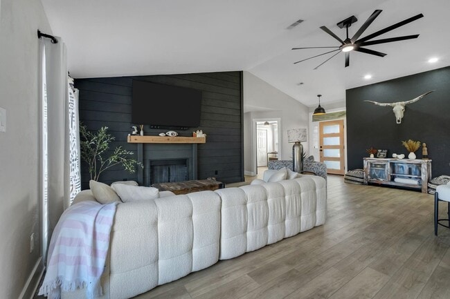 Building Photo - 6605 Donerail Trail