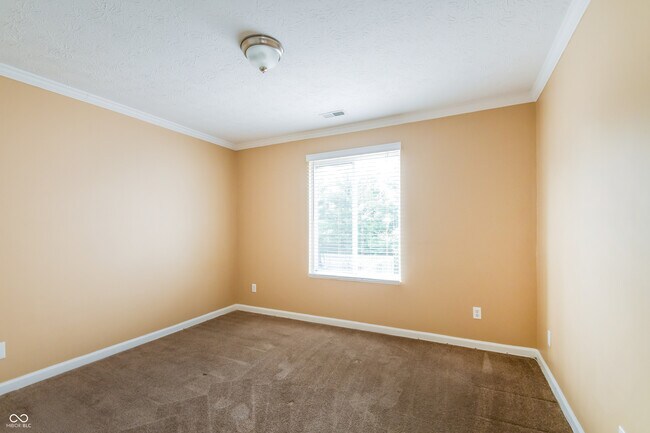 Building Photo - 6602 Largo Ln