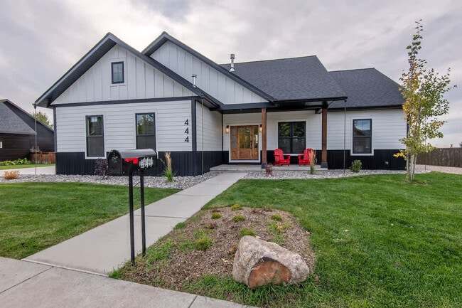 Building Photo - 444 Cowboy Trail