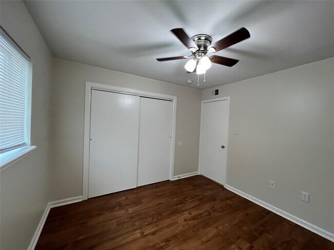 Building Photo - 130 Oyster Creek Dr
