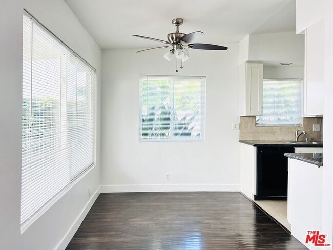 Building Photo - 10936 Hartsook St