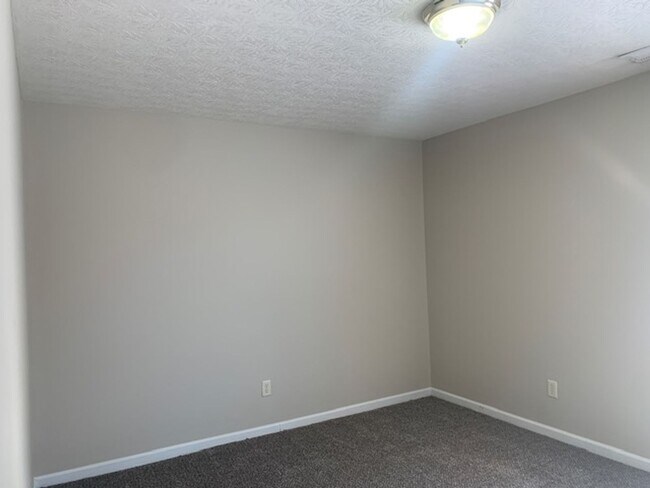 Building Photo - Bradford Cottage Home   Georgetown KY 250808