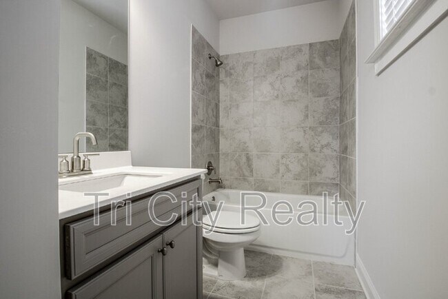 Building Photo - 602 Skye Ct