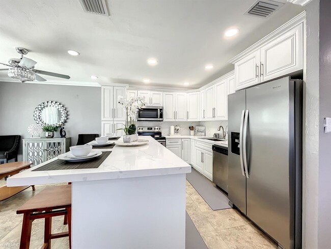 Building Photo - 3 br, 2 bath House - 1895 NE 154th St