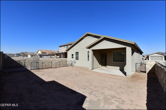 Building Photo - 14960 Boer Trail