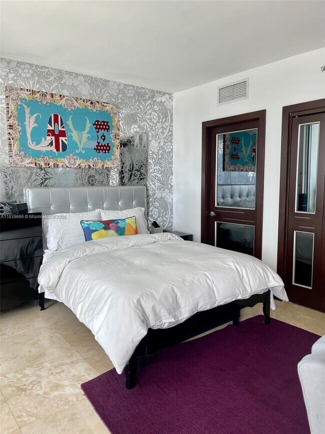 Building Photo - 1331 Brickell Bay Dr