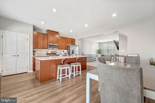 Building Photo - 205 Dalton Dr