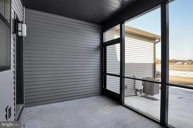 Building Photo - 121 Despina Dr