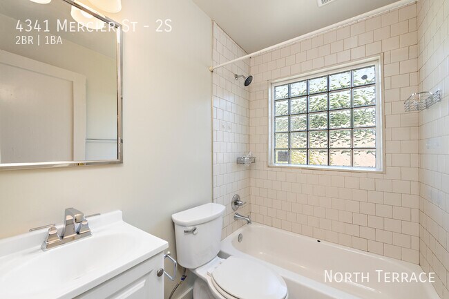 Building Photo - 4341 Mercier St