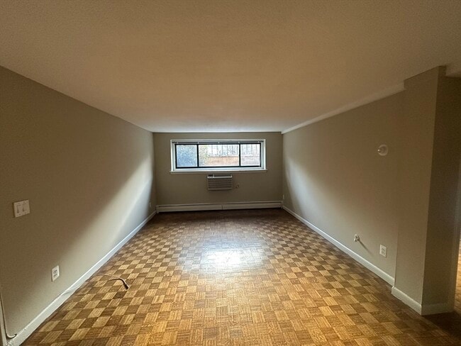 Building Photo - 375 Harvard St