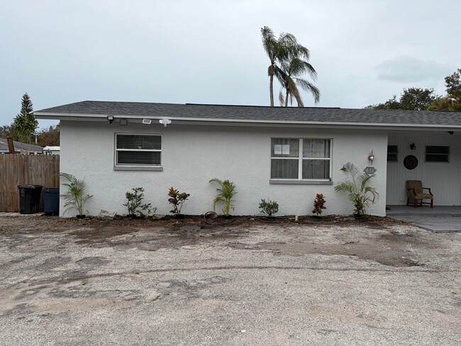 Building Photo - 651 16th St NW